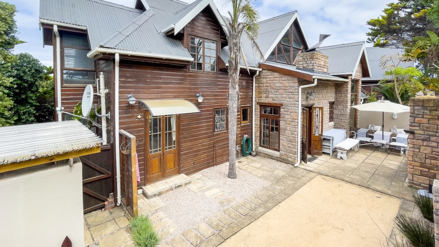 To Let 5 Bedroom Property for Rent in Southern Cross Western Cape